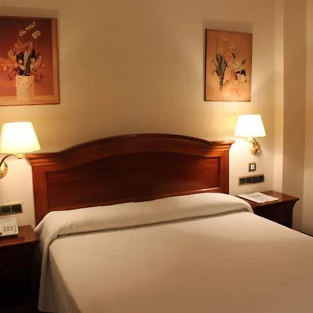 Hotell De Almazán